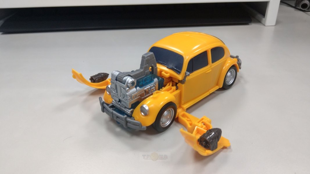 Bumblebee The Movie Energon Igniters   In Hand Images Of Optimus Prime Bumblebee And Barricade  (14 of 59)